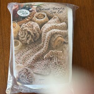 Hook & Needle Natural Beauty Spa Set